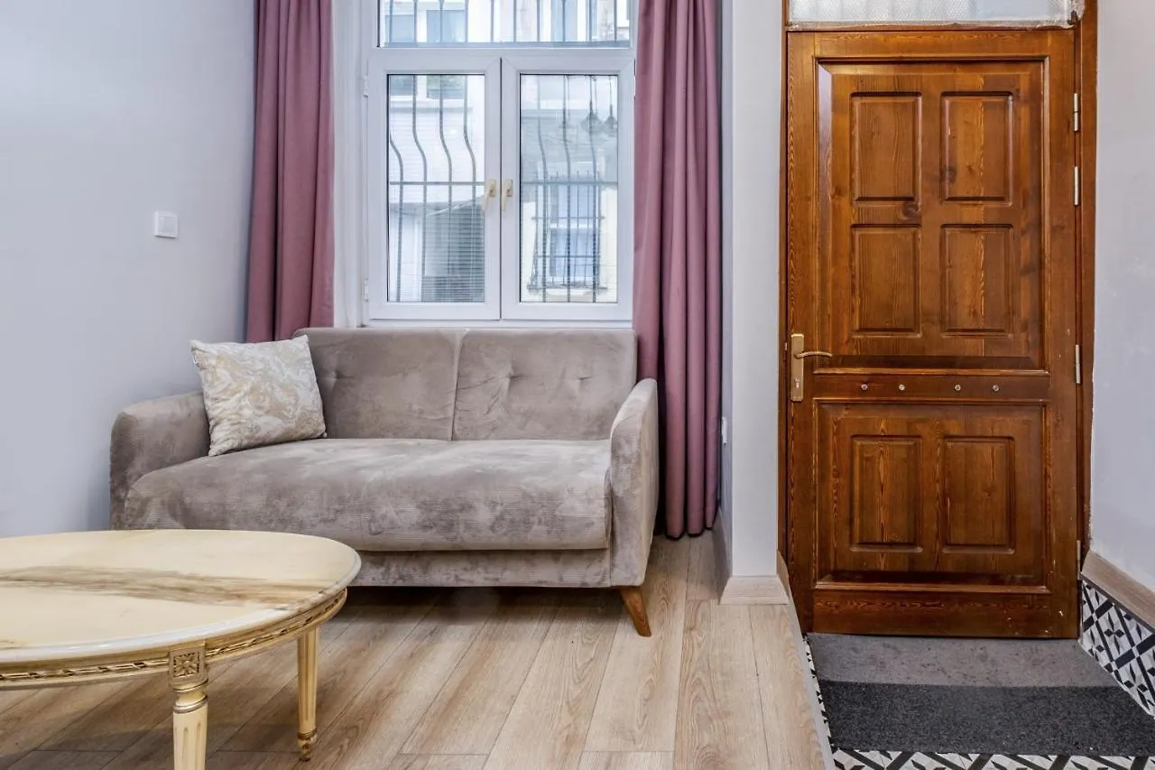 Duplex House Near Trendy Attractions In Sisli Lägenhet Istanbul