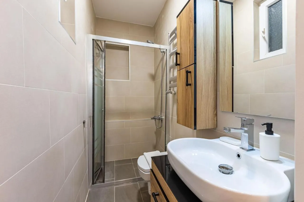 Duplex House Near Trendy Attractions In Sisli Apartment Istanbul